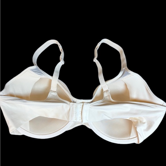 COPY - Bali Beige Underwire Smoothing Bra 42C - Picture 2 of 5